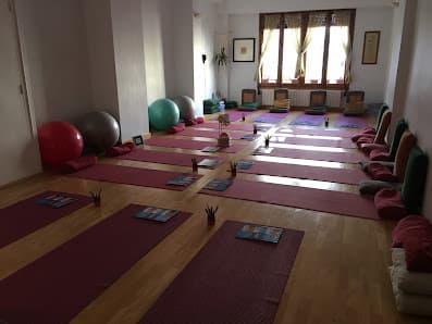 Estudio Yoga para Embarazadas - Carmela Escriche